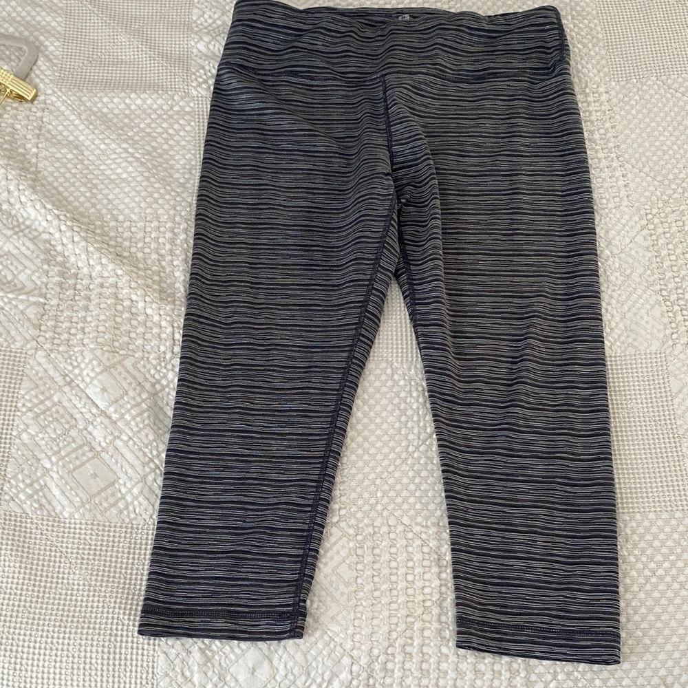 90 Degree By Reflex women’s capri Black Striped Leggings
